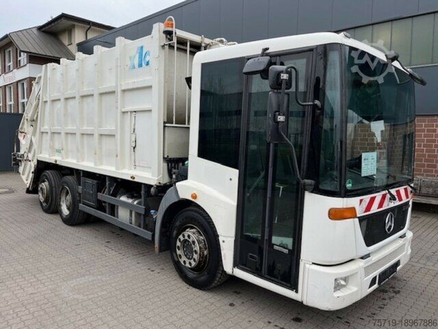 Vuilniswagen Mercedes-Benz 2633 Econic 6x2 Haller X1