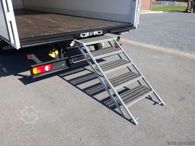 Vrachtwagen met bakwagen IVECO ML 75 E 21 P Koffer 7,25m/Aufstiegstreppe/Klima