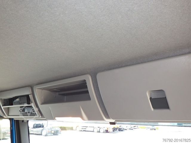 Vrachtwagen met bakwagen IVECO ML 75 E 21 P Koffer 7,25m/Aufstiegstreppe/Klima