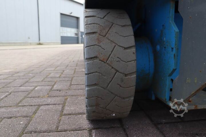 Ascensor cu foarfecă Genie GS2632 Electric, Working Height 10m, 227kg Capacit