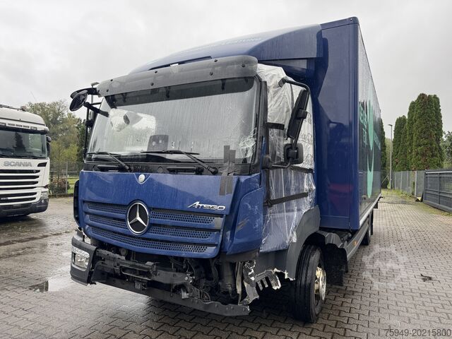 Atego 818 L || Accidente || Caja con plataforma elevadora trasera Mercedes-Benz Atego 818 L || Unfall || Koffer m. LBW