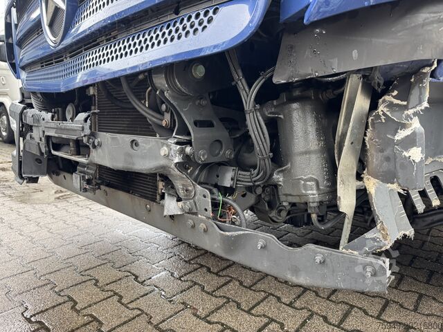 Atego 818 L || Accidente || Caja con plataforma elevadora trasera Mercedes-Benz Atego 818 L || Unfall || Koffer m. LBW