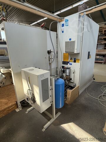 Centro de usinagem CNC disponível em dezembro SCM Record 132 NT TVN Prisma