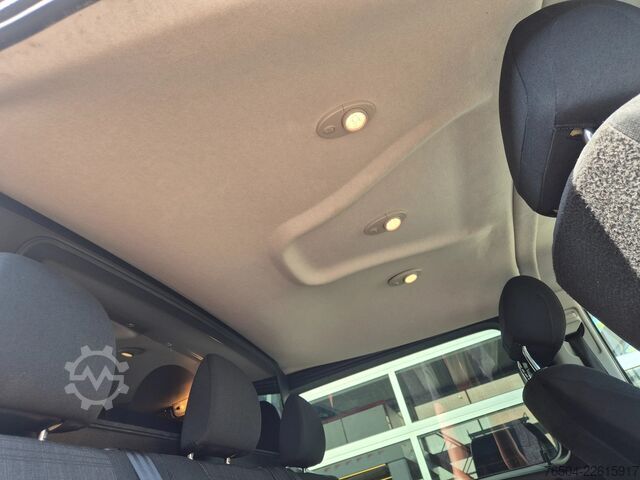 Dubă de livrare cu cabină dublă Mercedes-Benz eVito L2 DC 5 Pers/ Airco/ Camera/ 2X schuifdeur