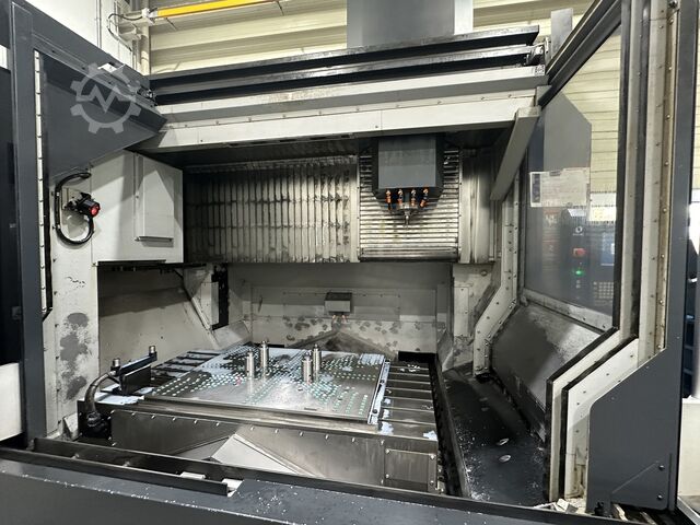 Dikey işleme merkezi Makino F8