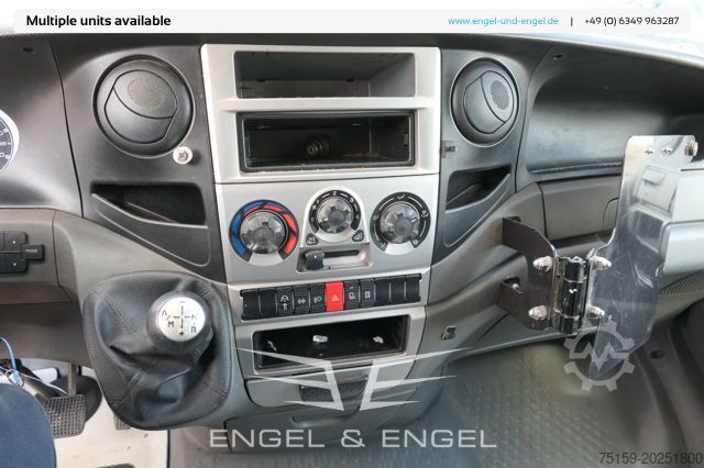 Furgoneta caja iveco Daily 35 S11 C30C AUTOMATIK KAMERA MAXI Regale LUFT DURCHGANG