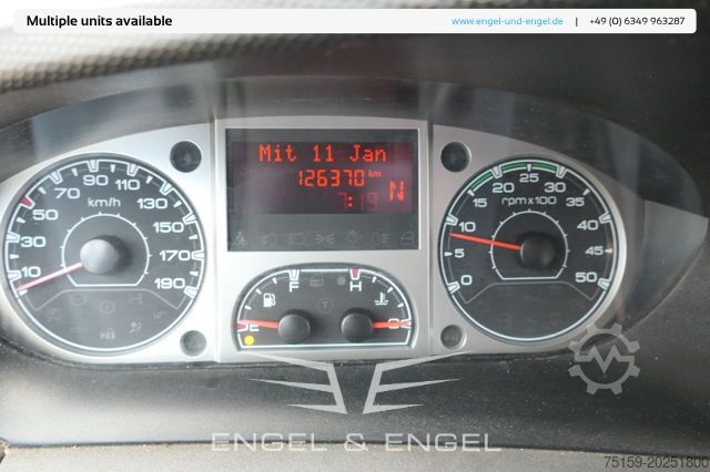 Furgoneta caja iveco Daily 35 S11 C30C AUTOMATIK KAMERA MAXI Regale LUFT DURCHGANG