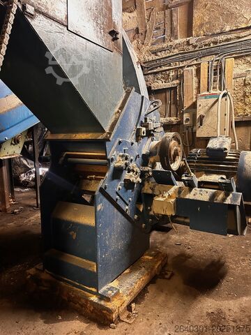 Tocător de lemn BRUKS 602 CS