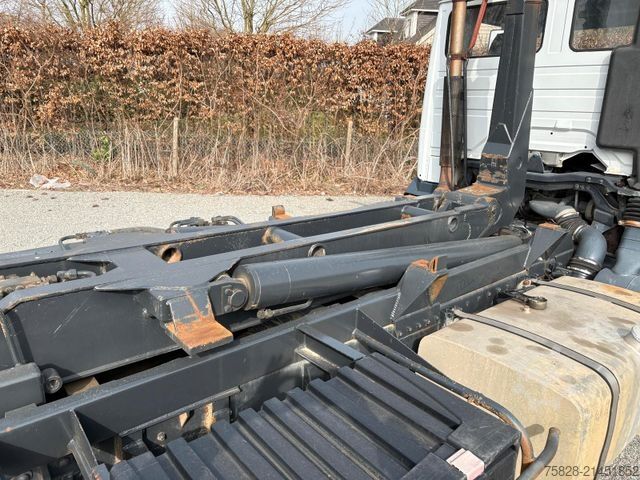 Hákový nosič kontejnerů MERCEDES-BENZ SK 2038  ( 1838 )  BLATT- BLATT / Retarder