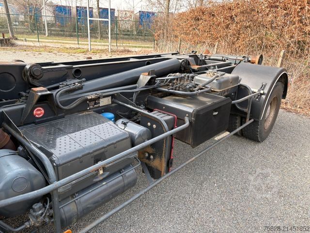 Hákový nosič kontejnerů MERCEDES-BENZ SK 2038  ( 1838 )  BLATT- BLATT / Retarder