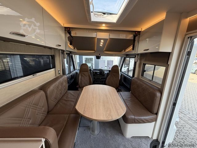 Integrált lakóautó BÜRSTNER Elegance I 910 G 700 W Solar, 7000km, Hubstützen