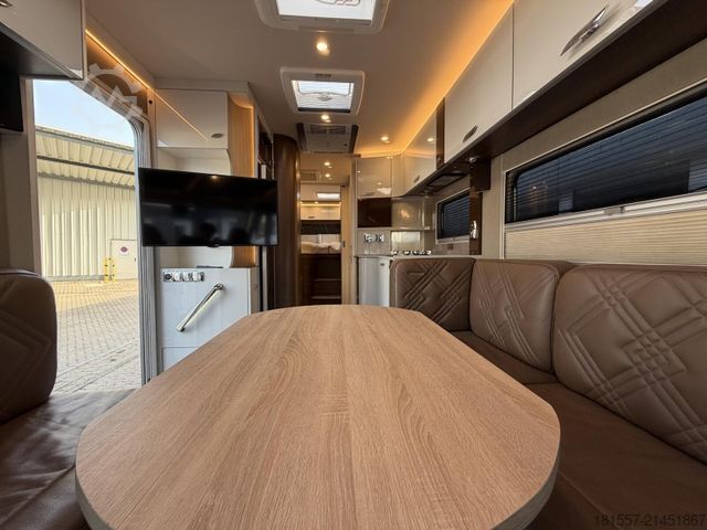Integrált lakóautó BÜRSTNER Elegance I 910 G 700 W Solar, 7000km, Hubstützen