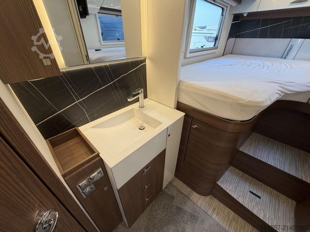 Integrált lakóautó BÜRSTNER Elegance I 910 G 700 W Solar, 7000km, Hubstützen