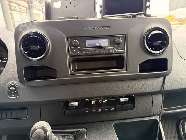 Transporter mit Koffer MERCEDES-BENZ Sprinter 317 CDI 4325 Koffer LBW Klima Kamera