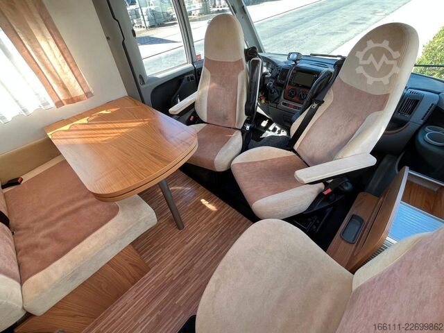 Entegre karavan BÜRSTNER Aviano I640 G - Hub/Einzelbetten - 2 x Klima