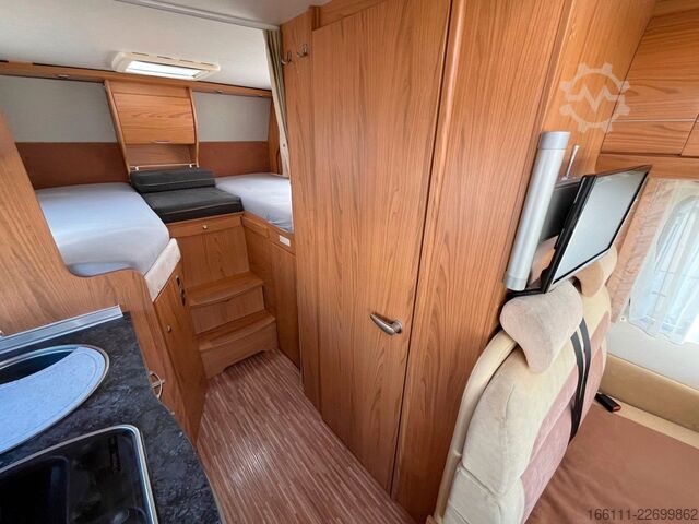 Entegre karavan BÜRSTNER Aviano I640 G - Hub/Einzelbetten - 2 x Klima