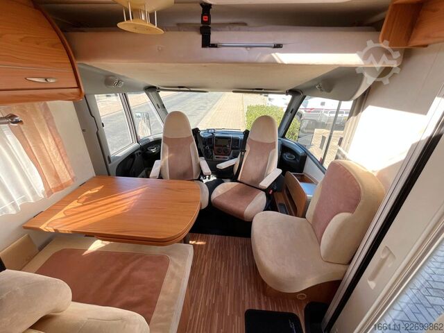 Entegre karavan BÜRSTNER Aviano I640 G - Hub/Einzelbetten - 2 x Klima