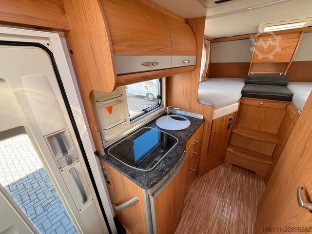 Entegre karavan BÜRSTNER Aviano I640 G - Hub/Einzelbetten - 2 x Klima