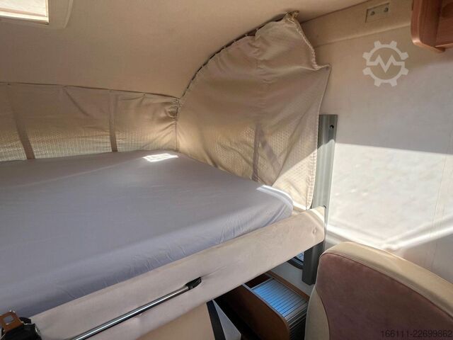 Entegre karavan BÜRSTNER Aviano I640 G - Hub/Einzelbetten - 2 x Klima