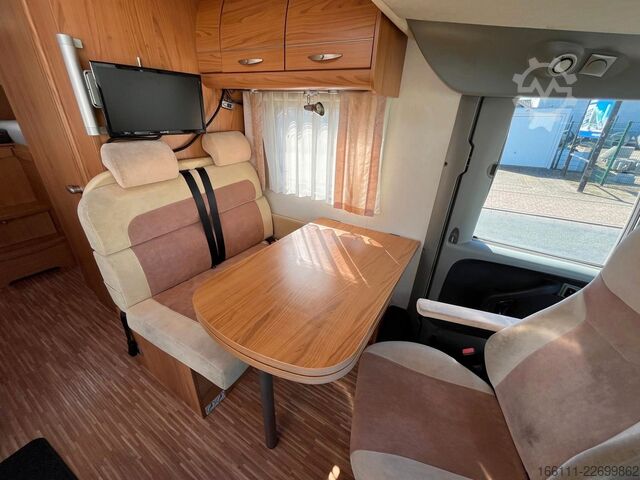 Entegre karavan BÜRSTNER Aviano I640 G - Hub/Einzelbetten - 2 x Klima