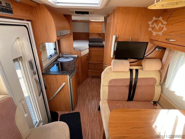 Entegre karavan BÜRSTNER Aviano I640 G - Hub/Einzelbetten - 2 x Klima