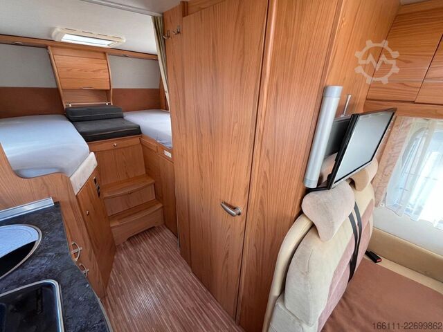 Entegre karavan BÜRSTNER Aviano I640 G - Hub/Einzelbetten - 2 x Klima