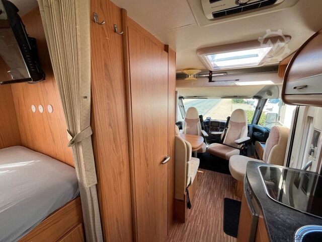 Entegre karavan BÜRSTNER Aviano I640 G - Hub/Einzelbetten - 2 x Klima