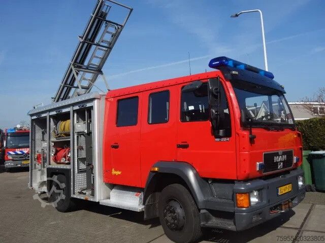 Tűzoltóautó MAN 15 224-with winch 2500liter tank manual gearbox...