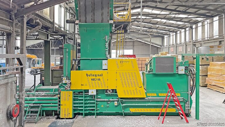 Linha completa de prensa de fardos 140 t com tecnologia de transporte e estações de tração de arame Bollegraaf Baler HBC 140 with conveyor Typ HBT 1216/1800 * 23