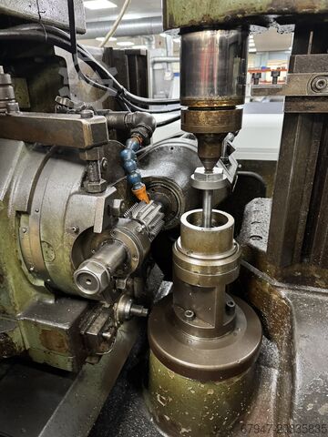 Fresadora de engrenagens Churchill RH8