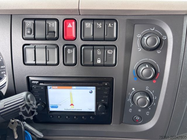 Camion caisson DAF LF 320 Sleeper Cab Koffer mit LBW Automatik AHK