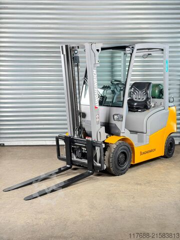 Treibgas-Frontstapler Jungheinrich TFG 320 - Service Neu - nur 2508 Std. KUBOTA MOTOR