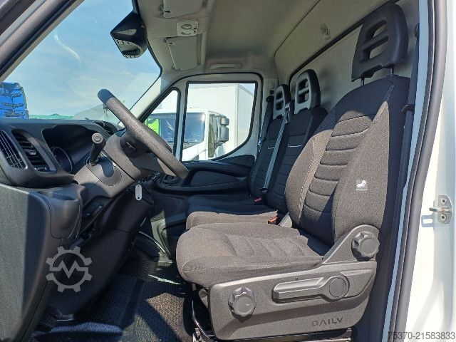 Box truck IVECO DAILY 35C16 - 4100