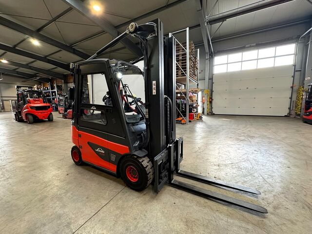 Front loader forklift Linde E 25 [ID: 160]