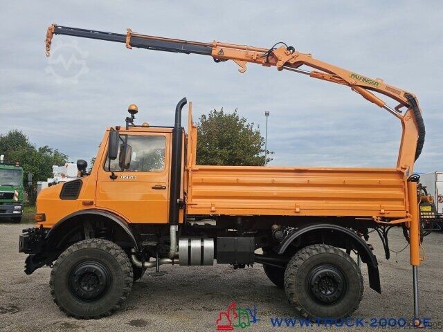 Gru montata su autocarro Unimog U2150 4x4 Kran abnehmbar Palfinger Hakenhöhe 10m