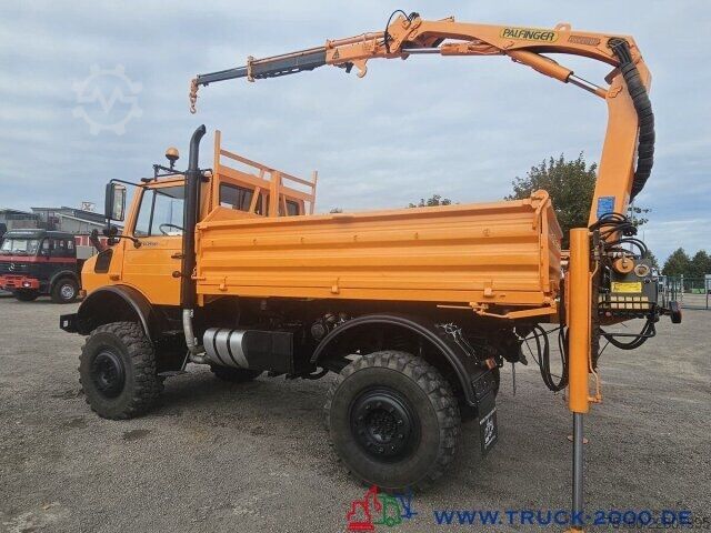 Gru montata su autocarro Unimog U2150 4x4 Kran abnehmbar Palfinger Hakenhöhe 10m