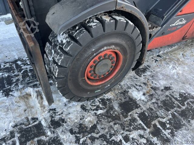 LPG Forklifts Linde H35T-02