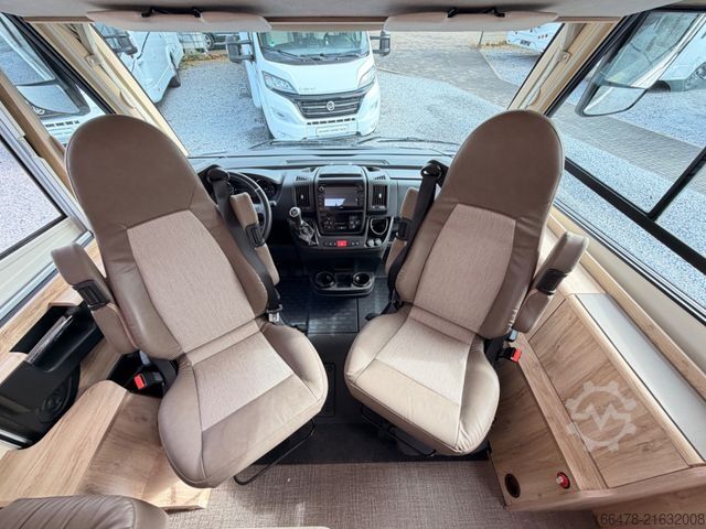 Integrated camper EURAMOBIL Integra Line I 655 EB *Einzelbetten-Hubbett*