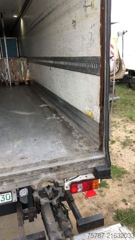 Semi-remorque frigorifique SCHMITZ CARGOBULL City Tiefkühler, 2. Achs drehbar, 3 to Ladebordw