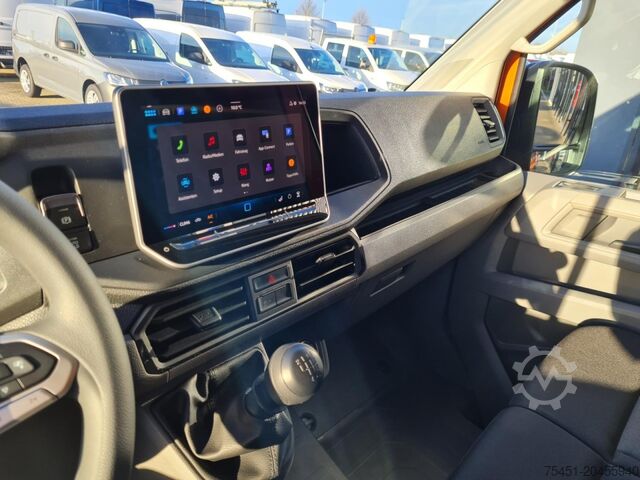 Pick-up van VW Crafter 35 Doka 7-Sitze MR AHK KLIMA PDC TEMPOMAT