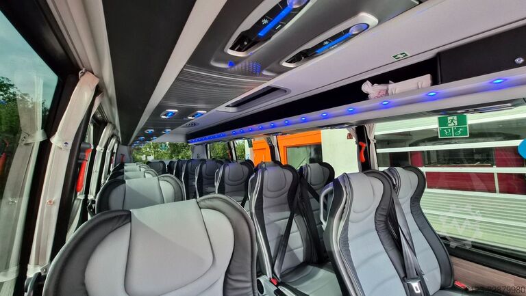 Microbuz MERCEDES-BENZ 519 Sunset S 4 Ferqui Lagerfahrzeug Stock