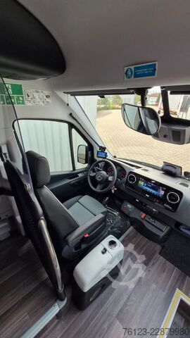 Microbuz MERCEDES-BENZ 519 Sunset S 4 Ferqui Lagerfahrzeug Stock