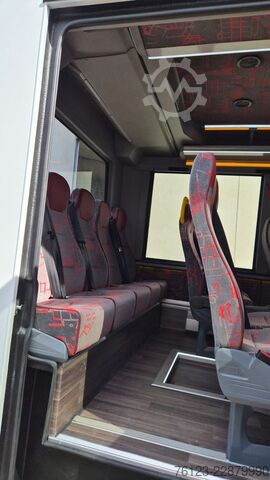 Microbuz MERCEDES-BENZ 30 Sitzer Schul- Transferbus 519 Lagerfahrzeug