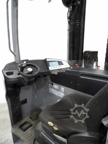 Stivuitor cu catarg retractabil STILL FMX10