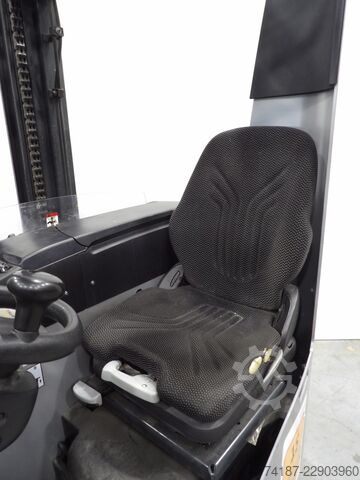 Stivuitor cu catarg retractabil STILL FMX10