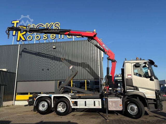 Ciężarówka z dźwigiem Renault C440 + HMF 2320 K3-- 3X EXT. + REMOTE + HAAKARM...