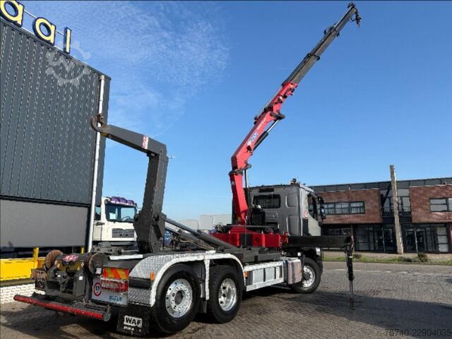 Ciężarówka z dźwigiem Renault C440 + HMF 2320 K3-- 3X EXT. + REMOTE + HAAKARM...