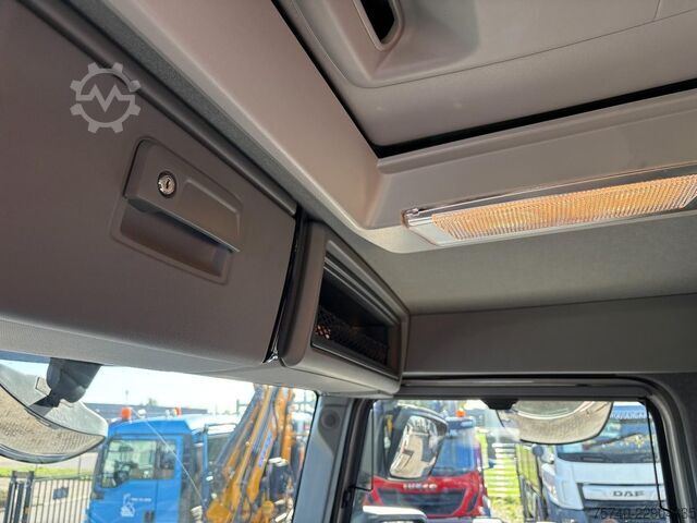 Ciężarówka z dźwigiem Renault C440 + HMF 2320 K3-- 3X EXT. + REMOTE + HAAKARM...
