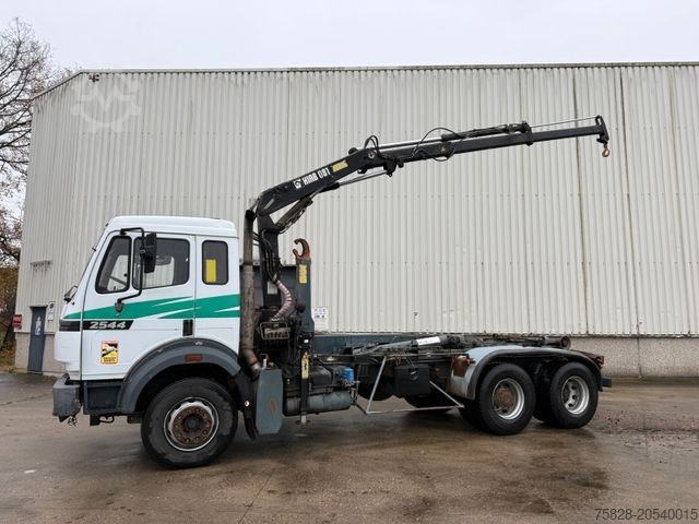 Kroghejselastbil MERCEDES-BENZ SK 2544 / V8 / RETARDER / Kran Hiab 081 AW