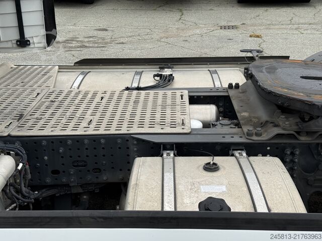 Standardni tegljač Iveco SWAY 530